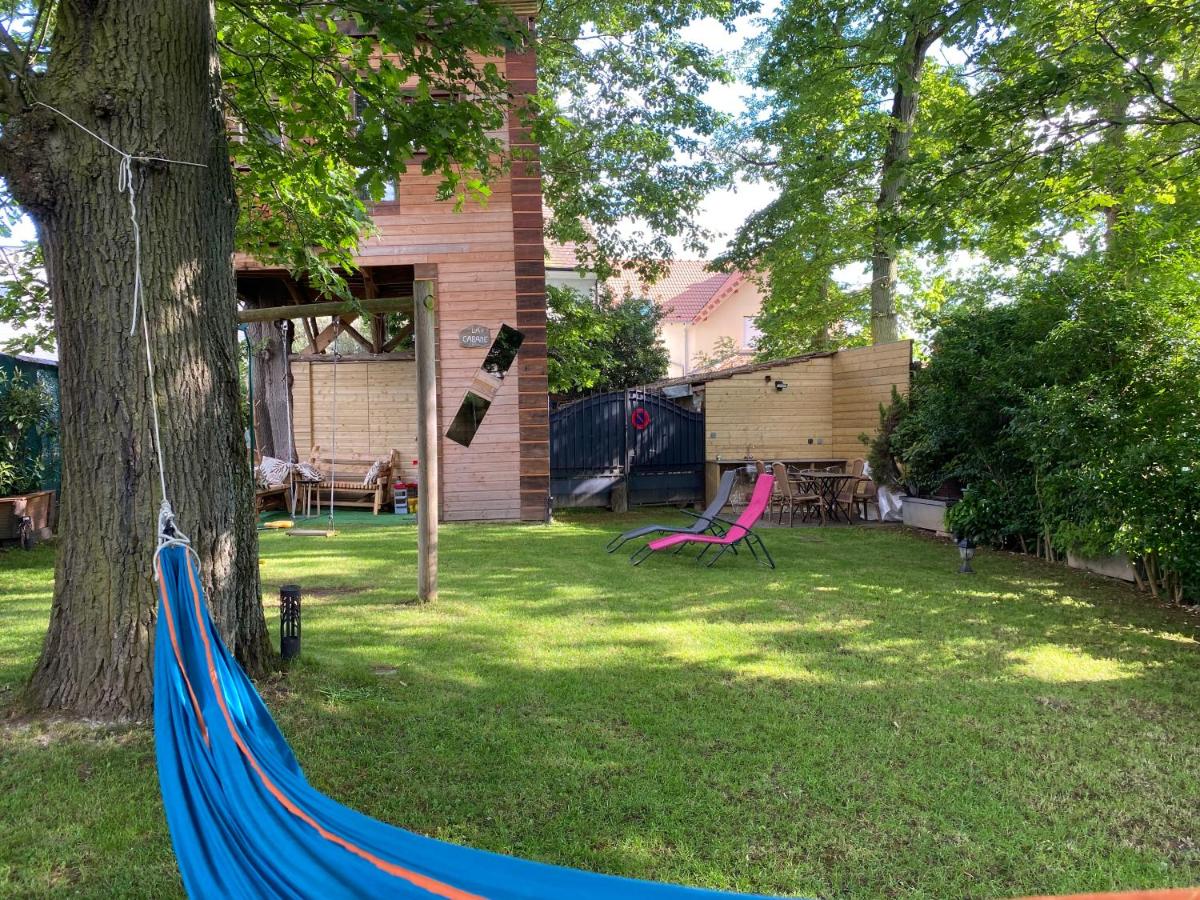Cabane suspendue dans les arbres - Housity