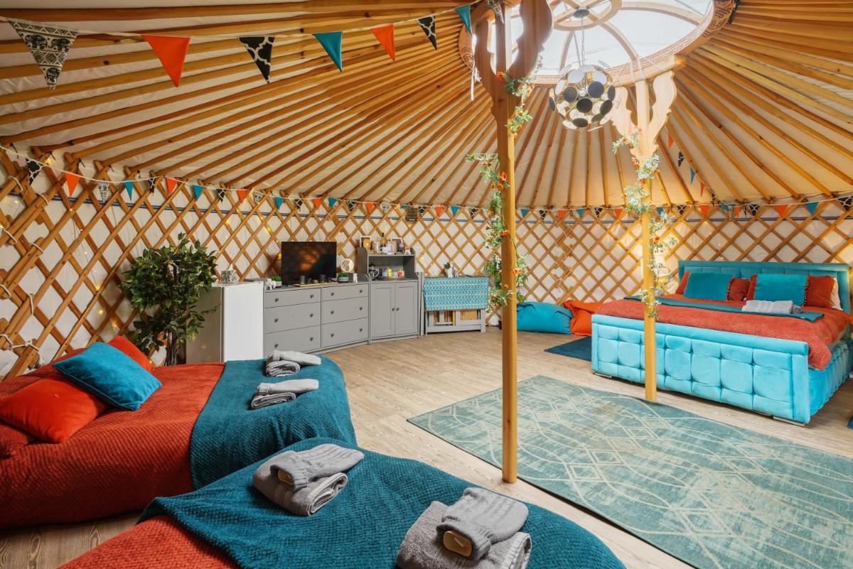Glamp and Tipple Ltd - Housity