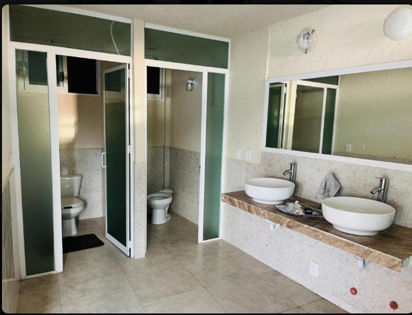 Casa con vista espectacular al mar con alberca - Housity