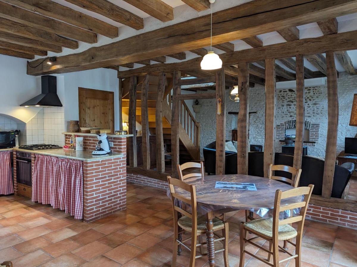 Charmante Maison Rurale avec Terrasse Privative, Proche A.77 et A.19, entre Gâtinais et Fontainebleau - FR-1-590-58 - Housity