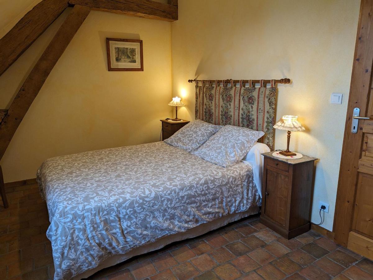 Charmante Maison Rurale avec Terrasse Privative, Proche A.77 et A.19, entre Gâtinais et Fontainebleau - FR-1-590-58 - Housity