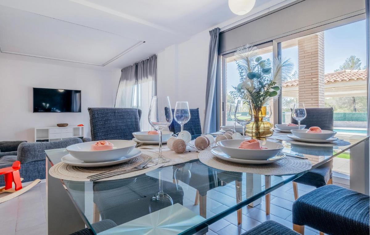 Pet Friendly Home In Cabra Del Camp - Housity