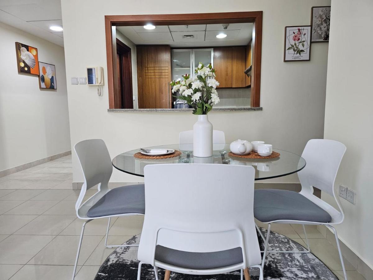 Trinity Holiday Homes - Standpoint Tower Downtown - Housity