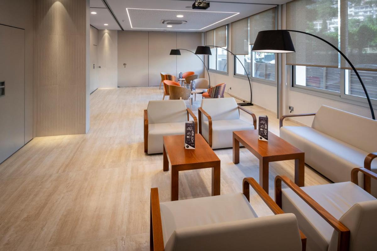 Zona de estar de GHT Oasis Tossa & Spa