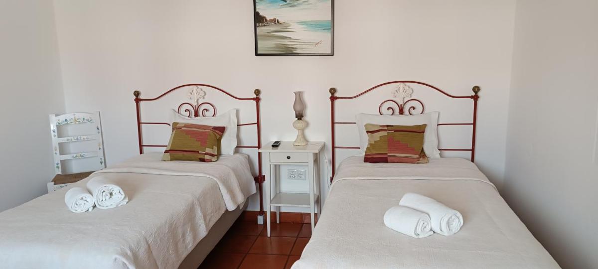 Casa das Hortências By Alojamentos Vitinho - Vila Nova MIlfontes - Housity