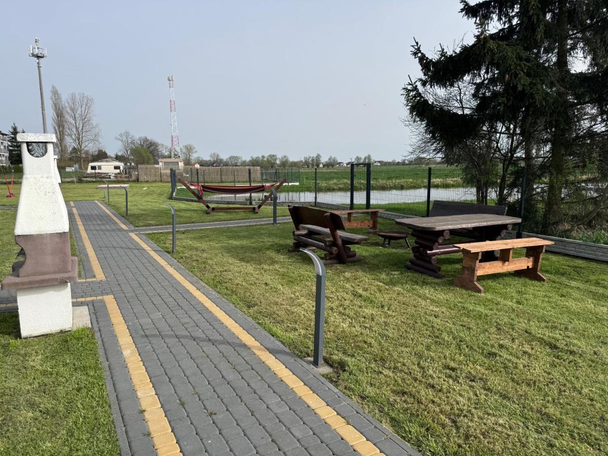 Sosnowy Zakątek Stegna- domki letniskowe - Housity
