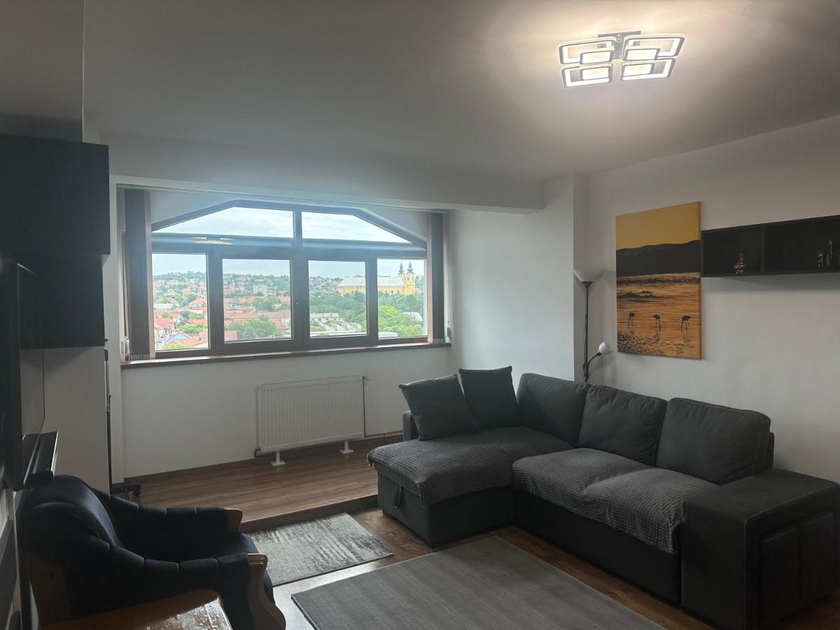 High level Apart Oradea free reserved parking - Housity