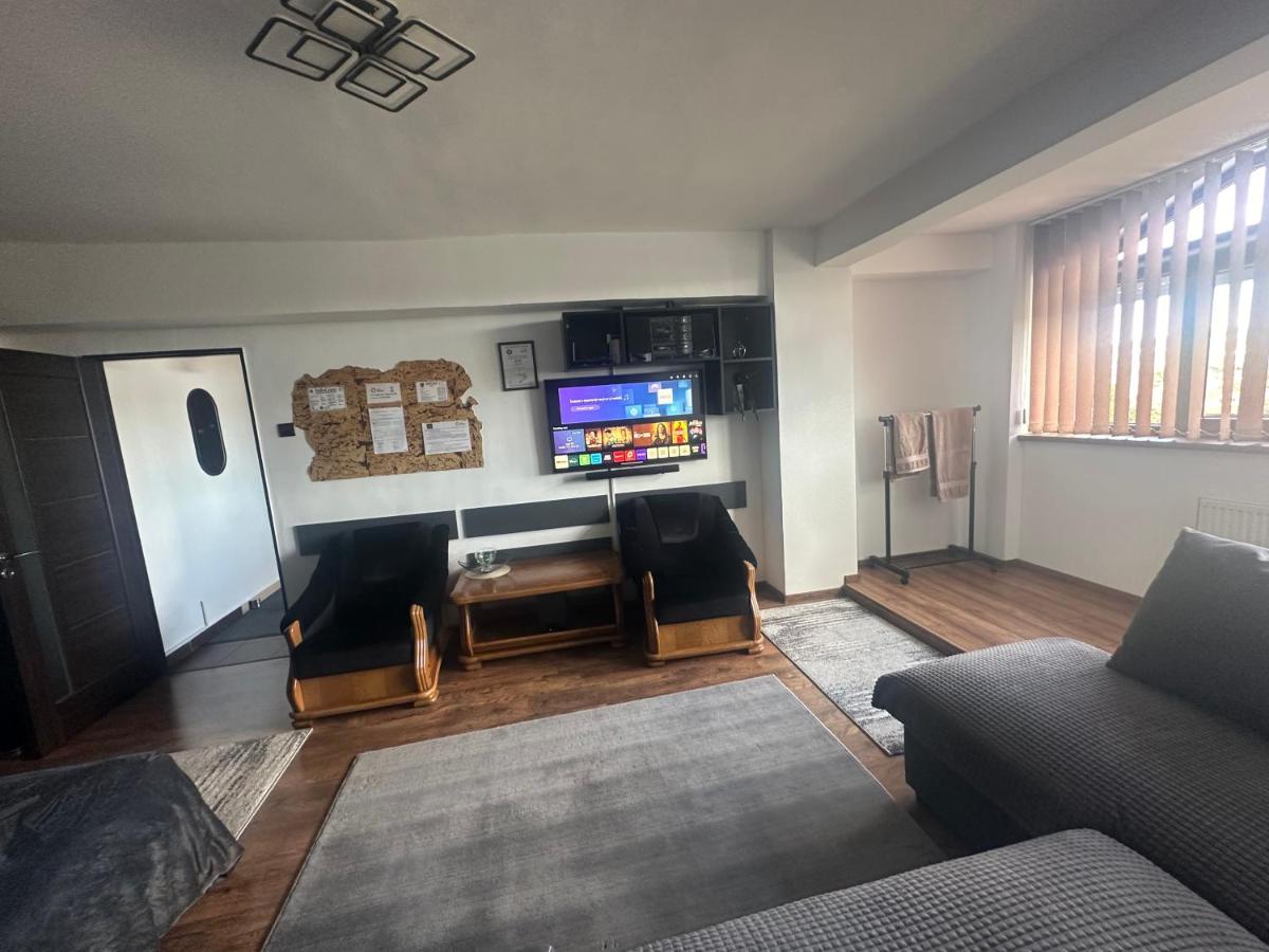 High level Apart Oradea free reserved parking - Housity