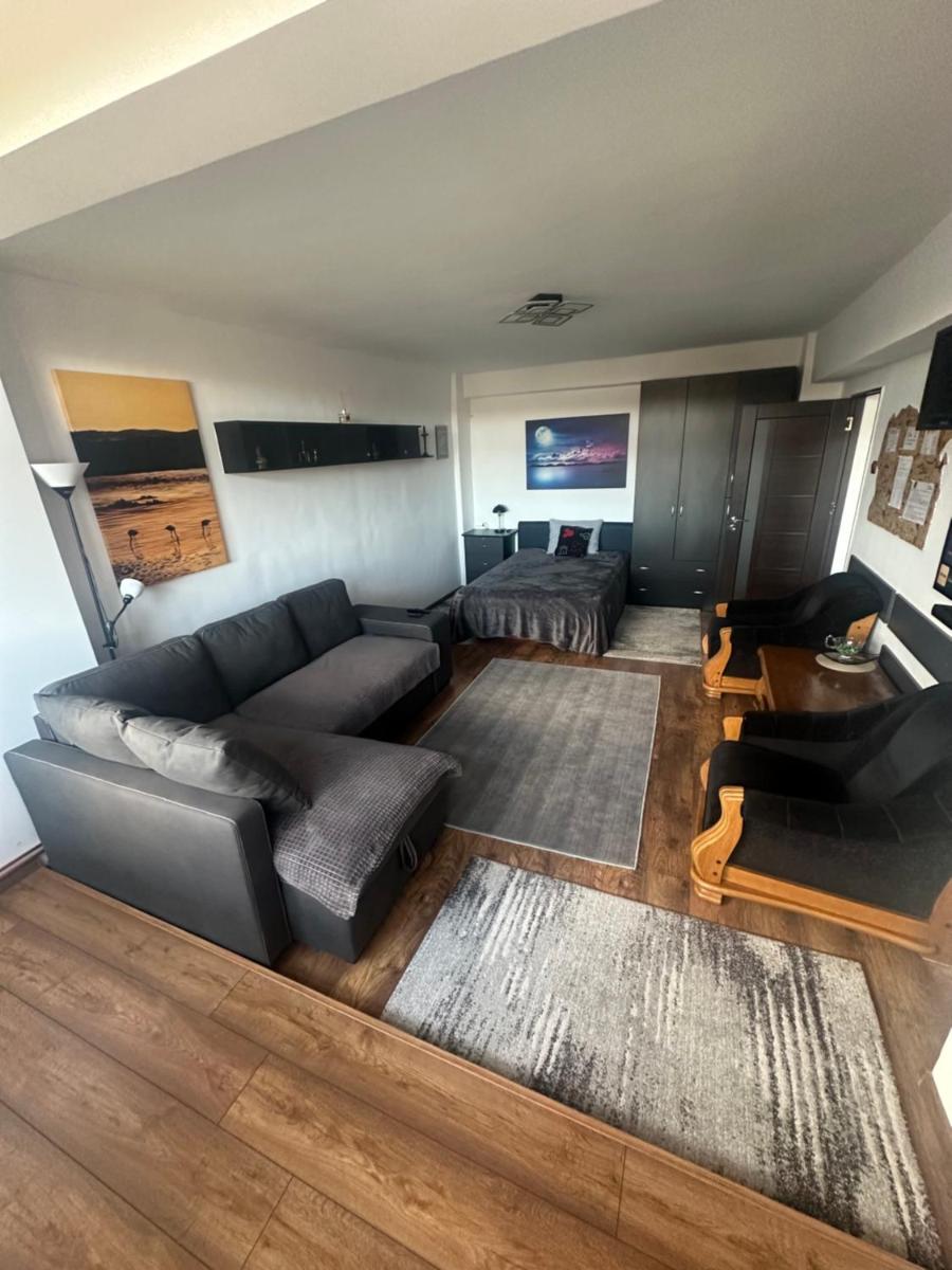 High level Apart Oradea free reserved parking - Housity