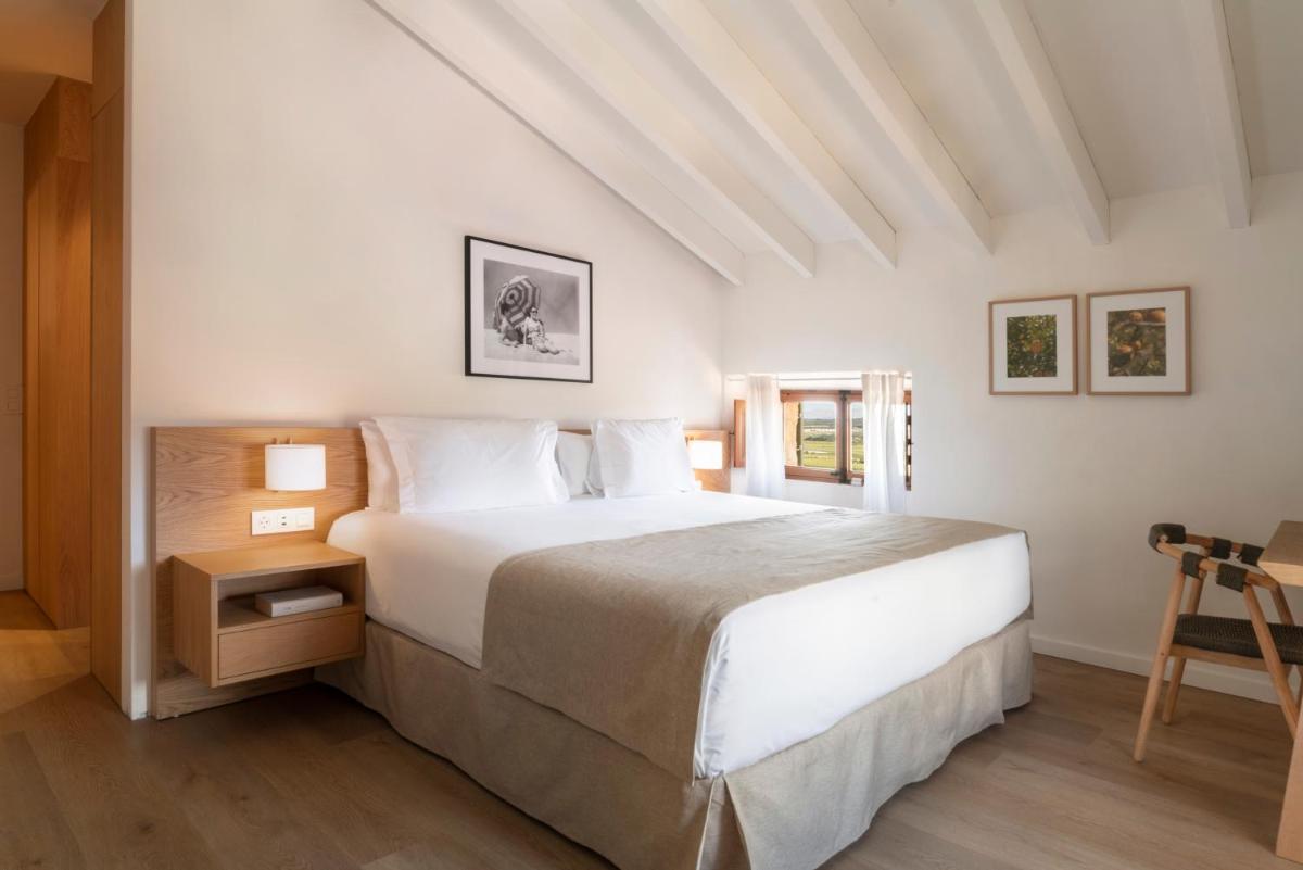 Cama o camas de una habitación en Es Figueral Nou Hotel Rural & Spa - Adults Only - Over 12