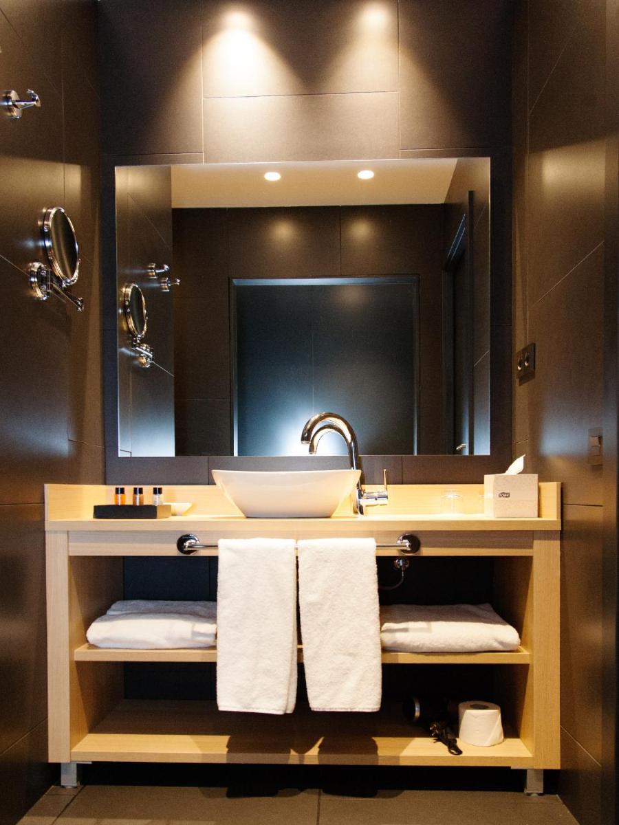 Hotel Àmbit Barcelona - Housity