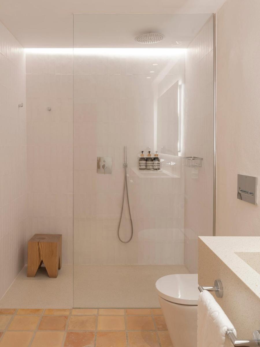 Un baño de Es Figueral Nou Hotel Rural & Spa - Adults Only - Over 12