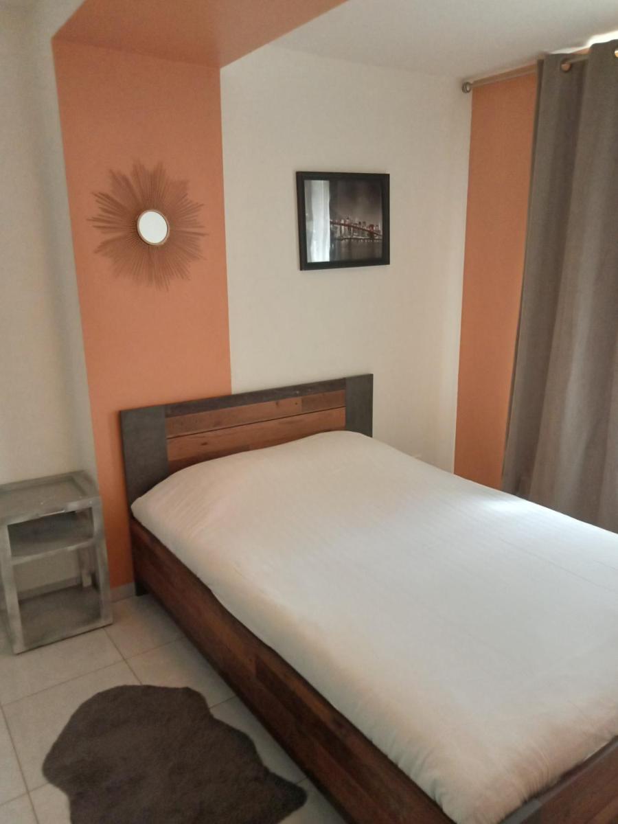 WIFI - PARKING - SUPERBE T3 SPACIEUX ET MODERNE!!!! - Housity