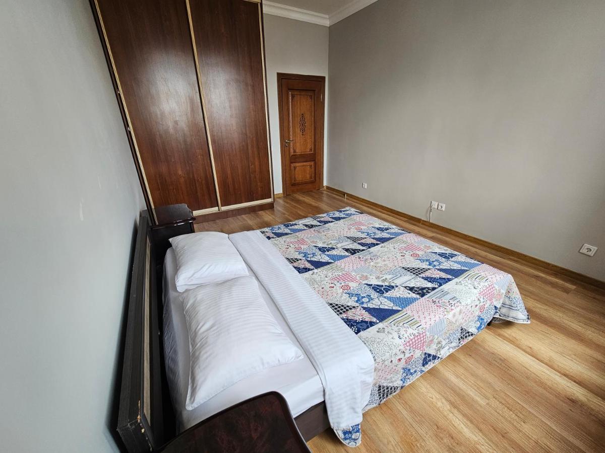 ErNaz Plus Apartments-Expo-Boulevard - Housity