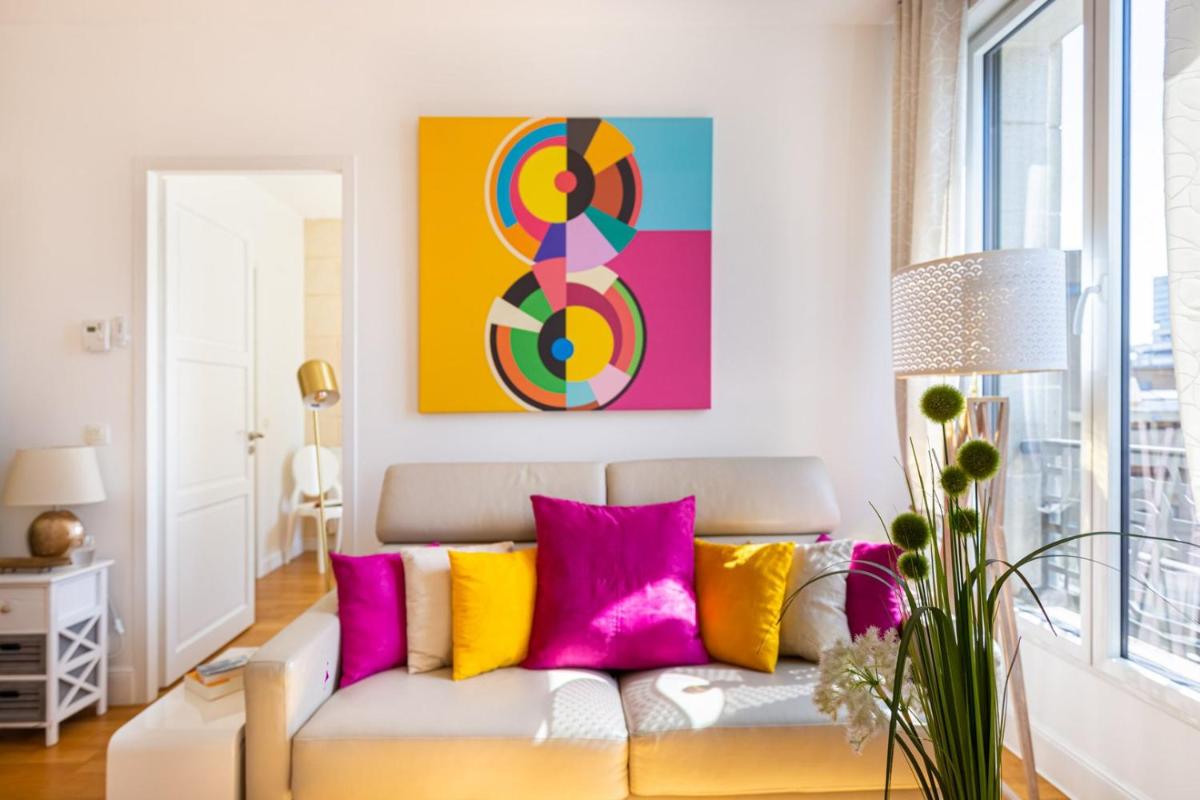 GuestReady - Bright Apt in city centre w/ Parking - Housity
