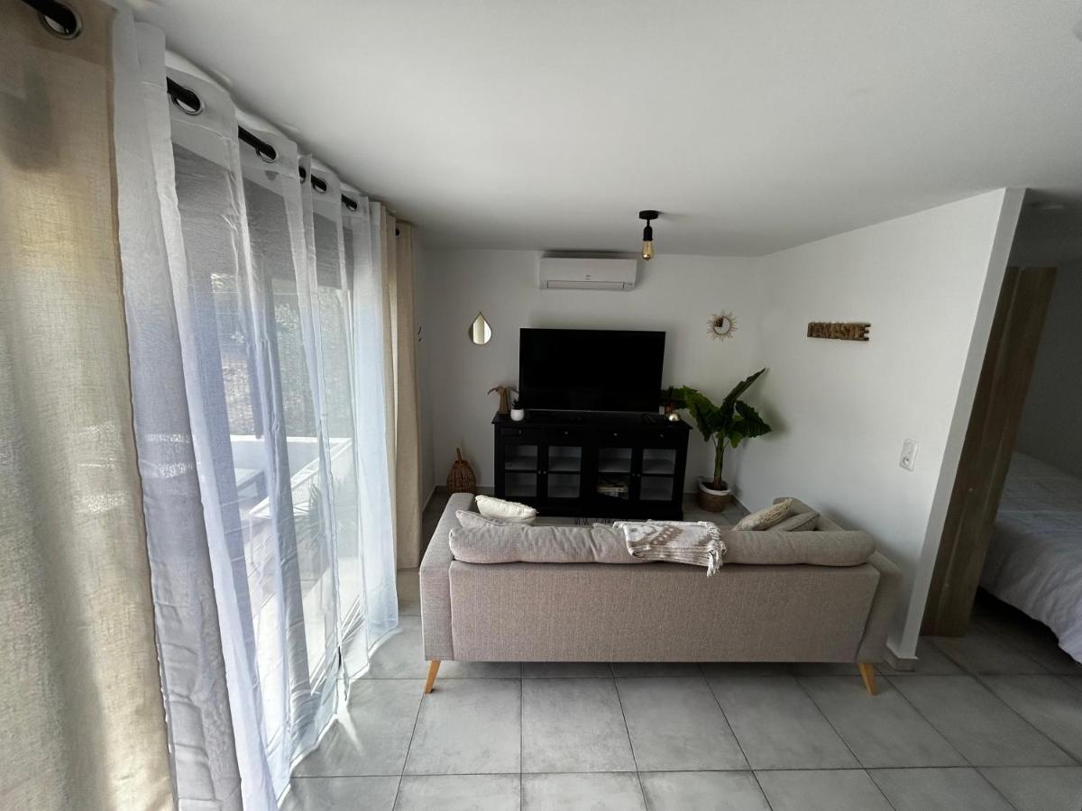 Maisonnette 32m2 climatisé avec jacuzzi au calme. - Housity