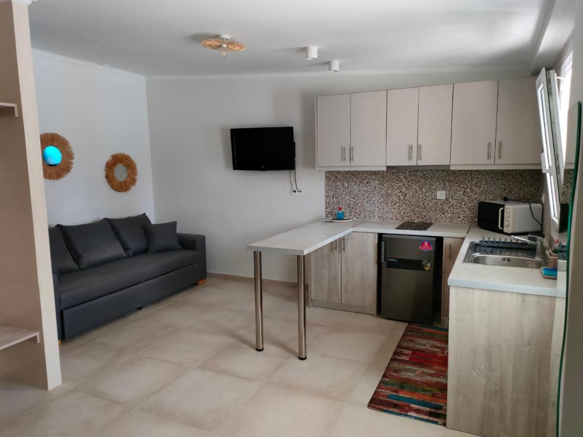 Voula Ilias Studios - Housity