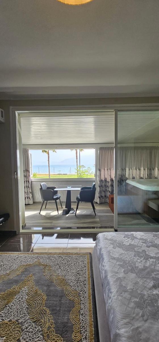 Hotel Pirro - Housity