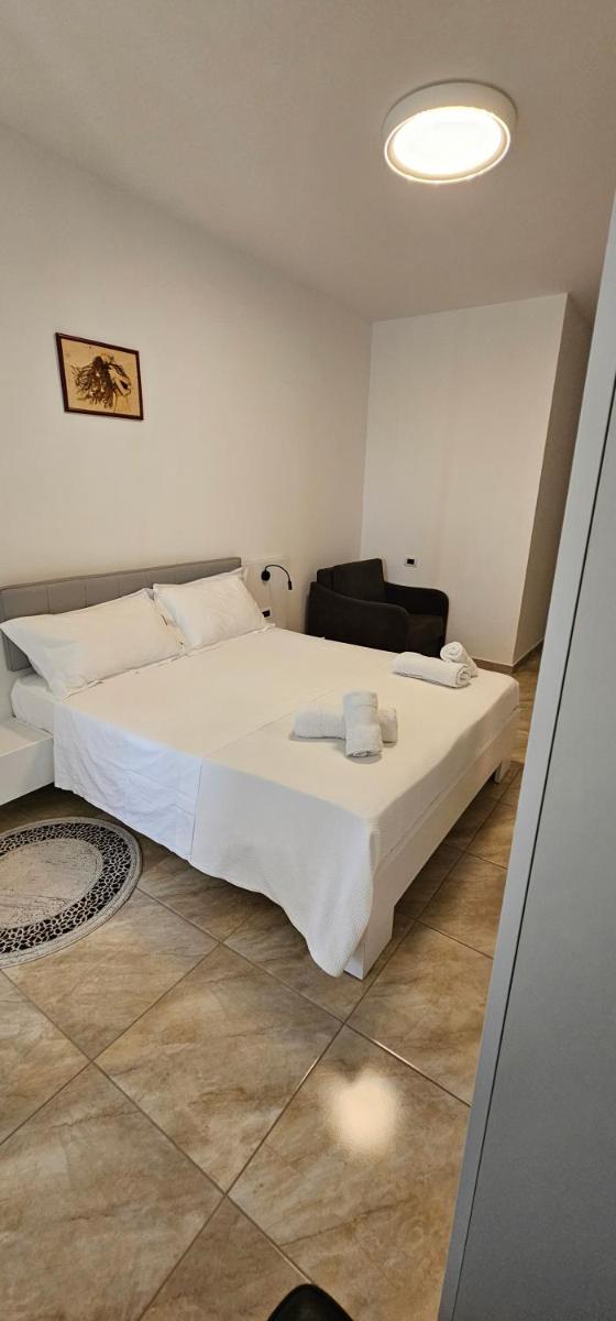Hotel Pirro - Housity