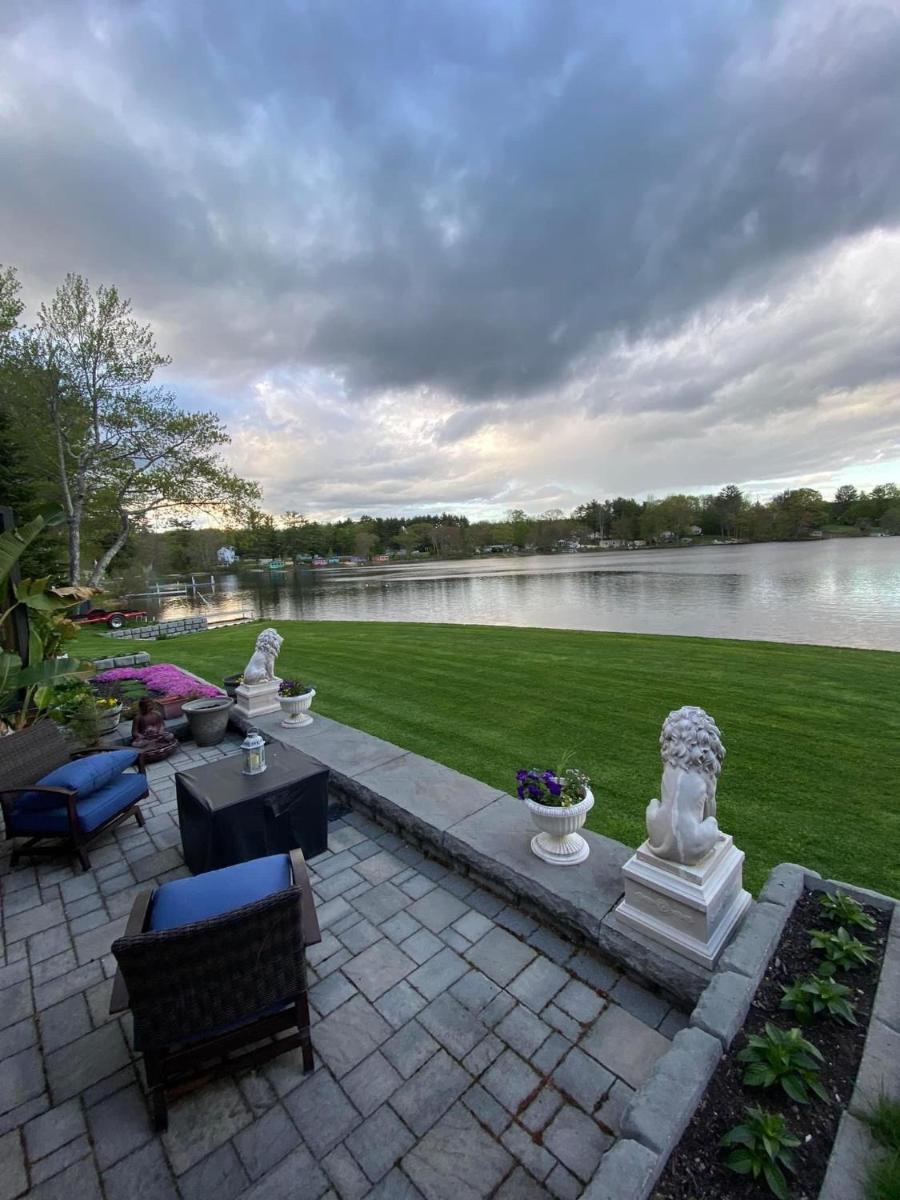 Welcome to the Lake - Housity