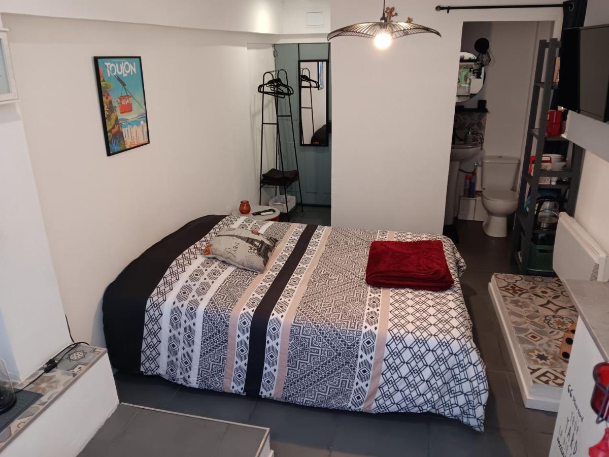 Studio avec salle d'eau, wc et coin cuisine - Housity