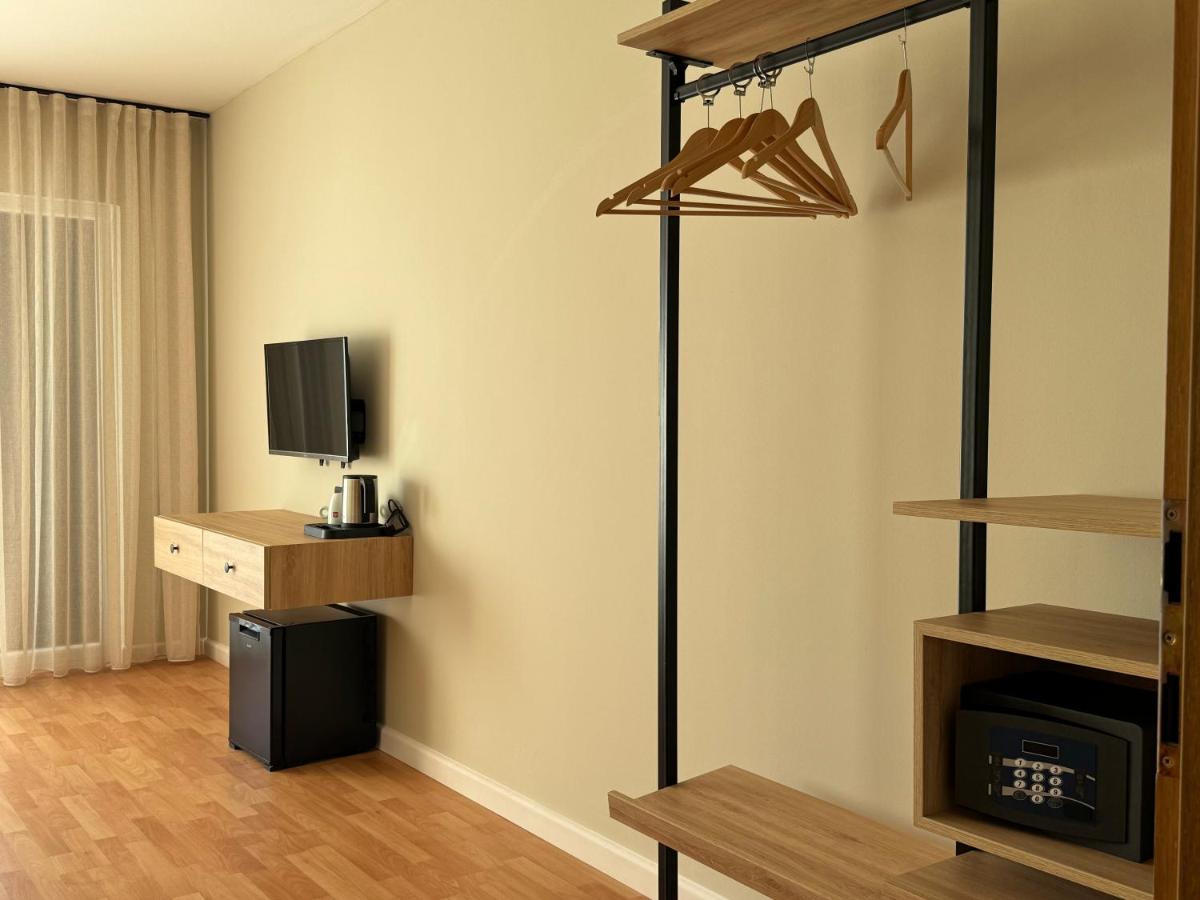Hotel Restaurant Sjor Luka Turanj - Housity
