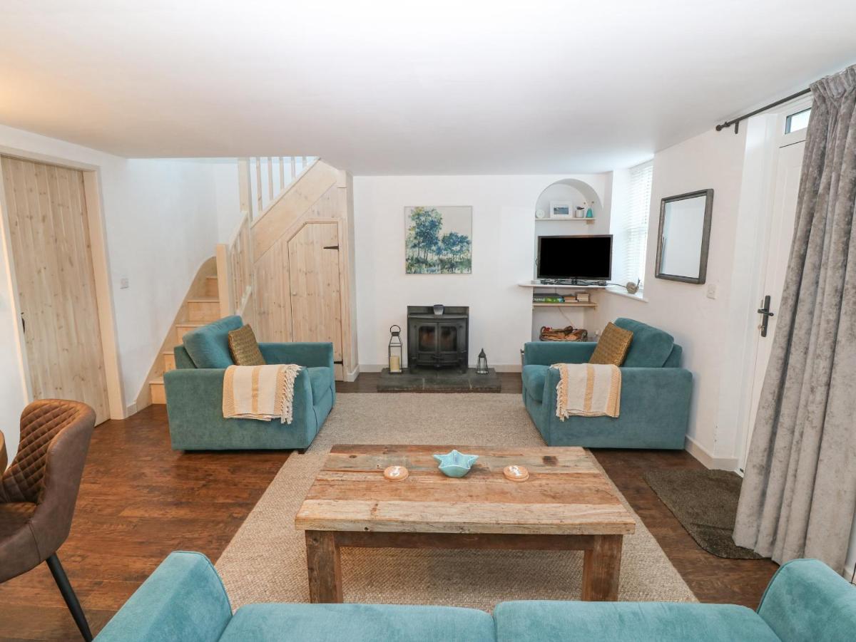 Bwthyn Cerrig Man Pebble Cottage - Housity