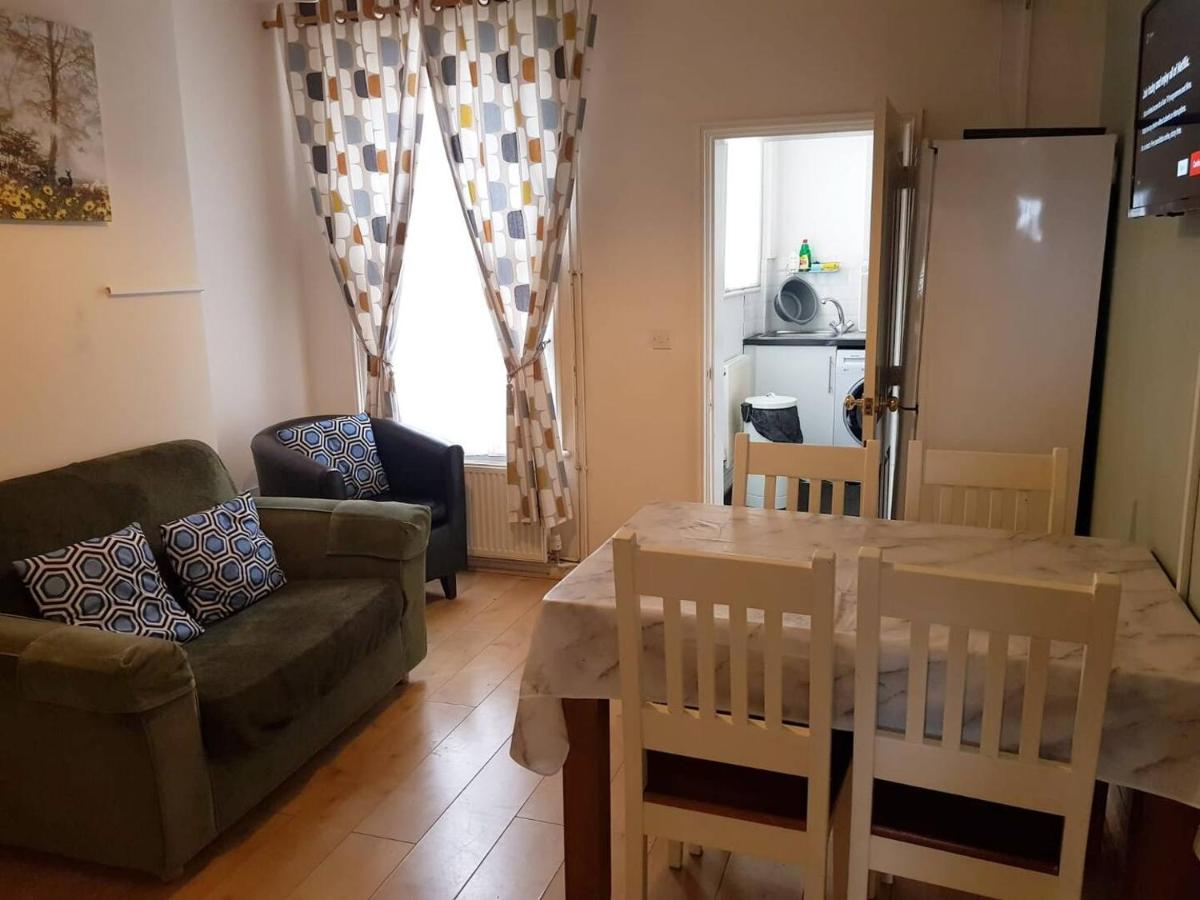 Quayside property 3BR 6 beds & Onsite Parking - Housity