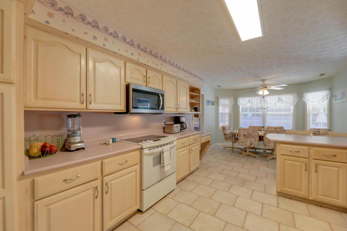 Pine Knoll Shores Getaway - Walk to Beach! - Housity