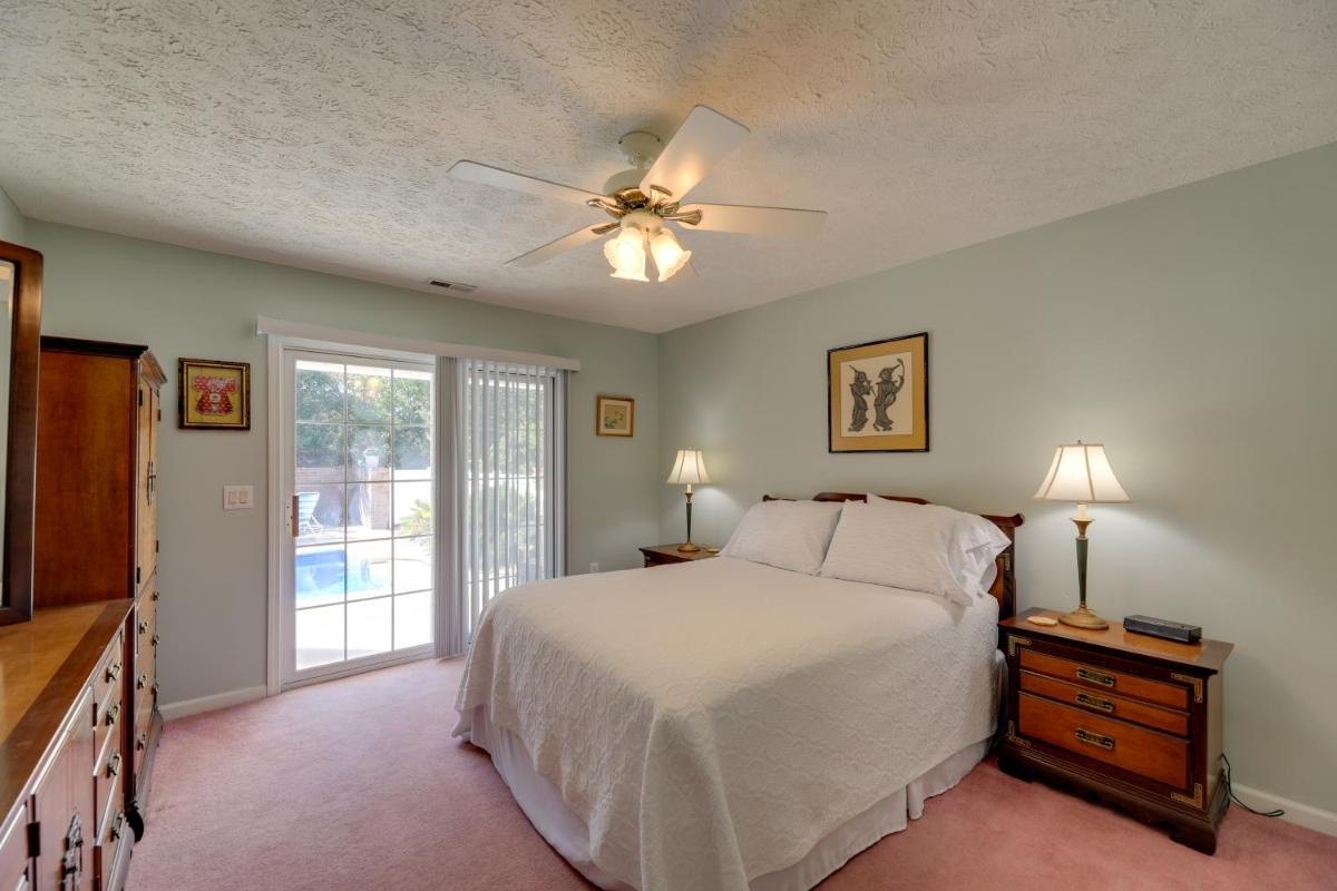 Pine Knoll Shores Getaway - Walk to Beach! - Housity
