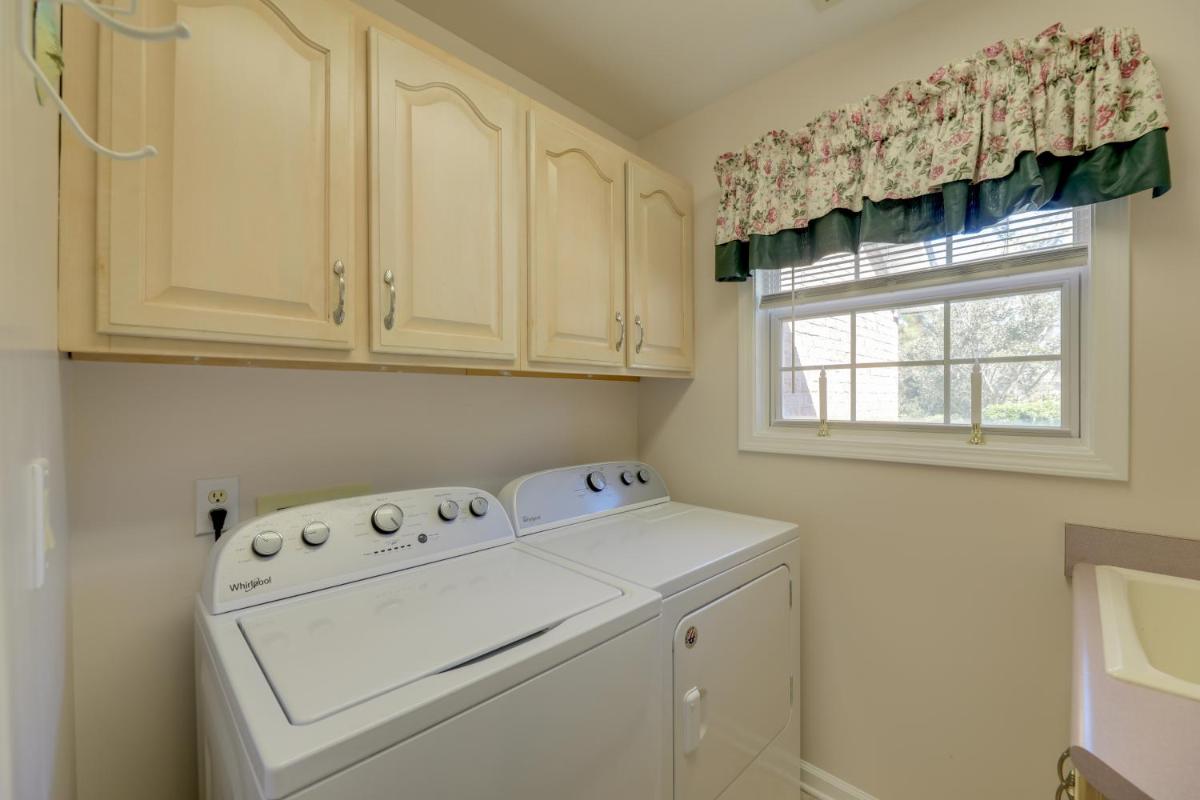 Pine Knoll Shores Getaway - Walk to Beach! - Housity