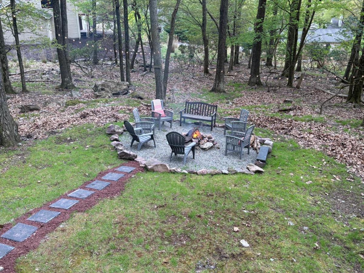 Pocono Mountain View Lake House in Lake Harmony - Housity