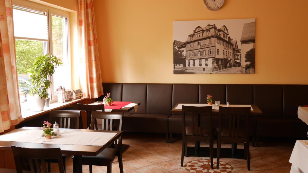 Hotel Restaurant Krone - Housity