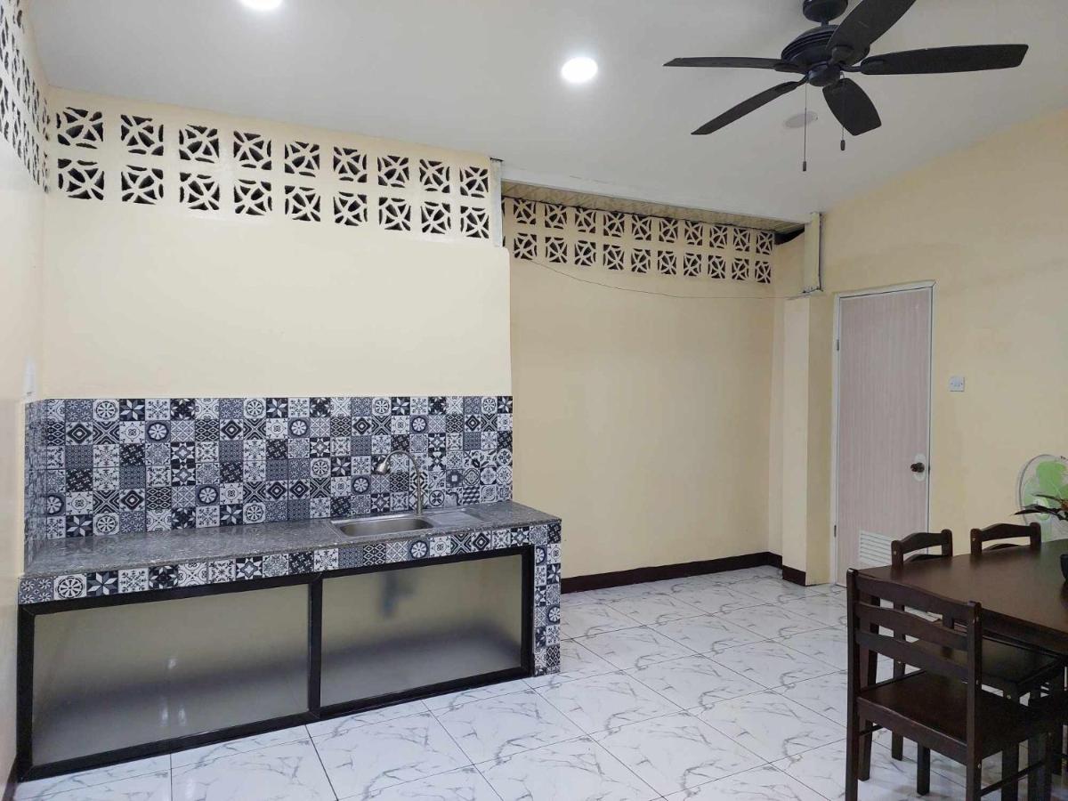 T&J Guest House - Housity