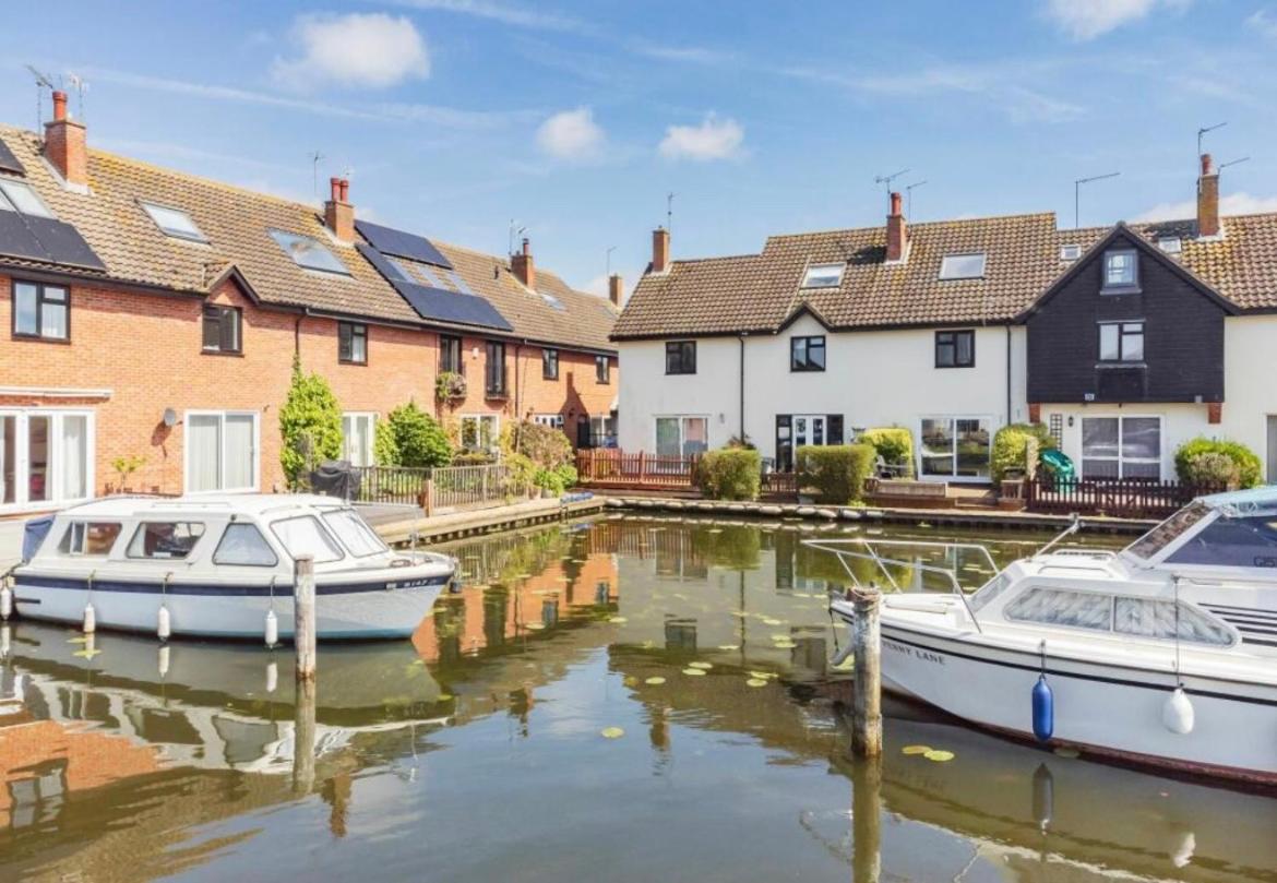 Cottage On The Quay - Housity