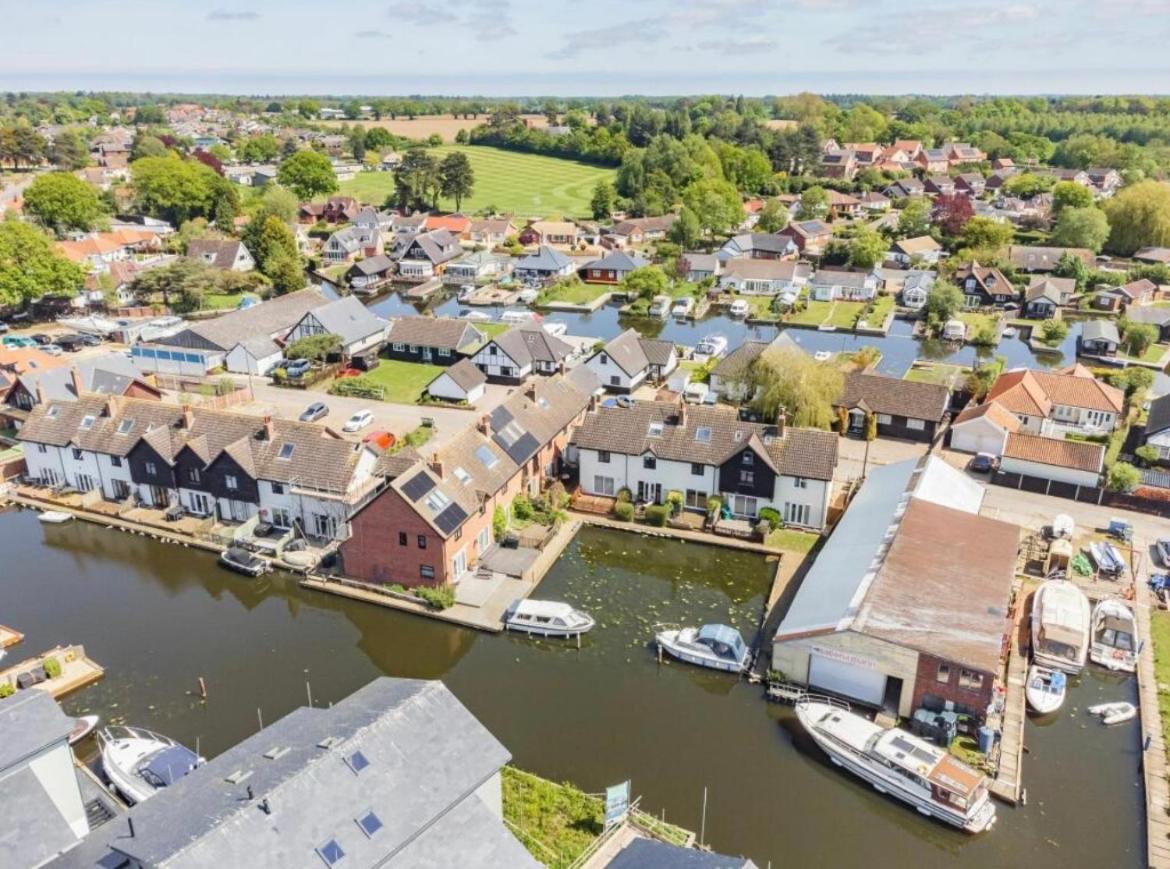 Cottage On The Quay - Housity