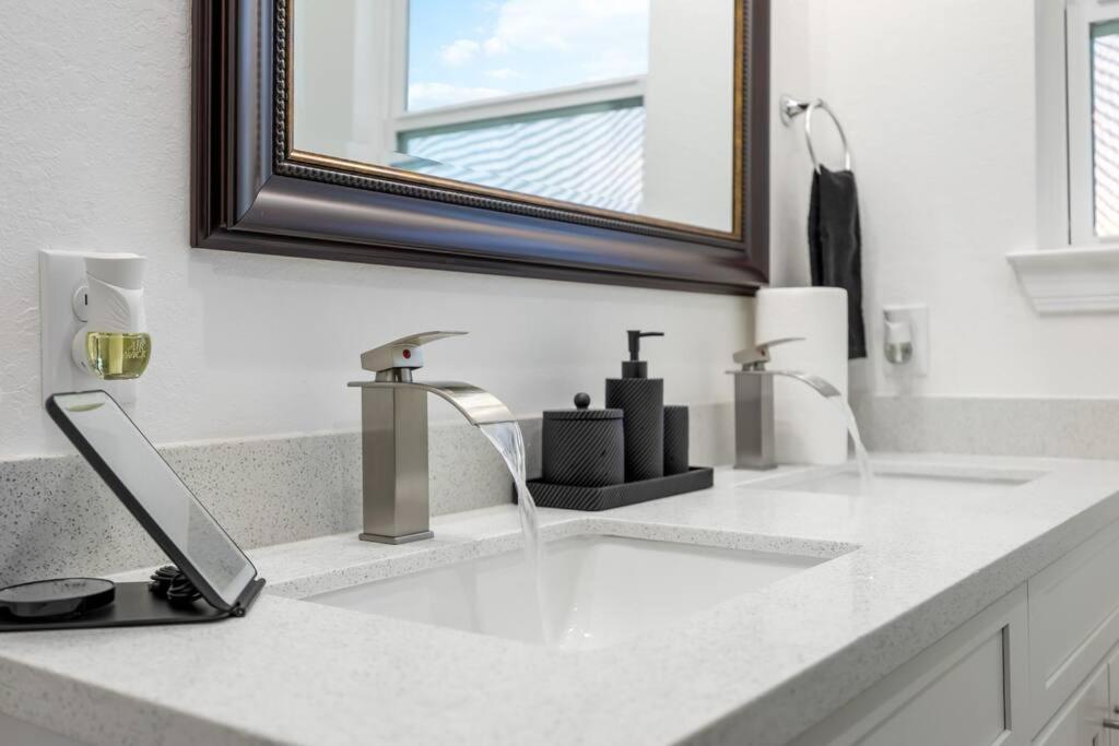 Luxury Living - Housity