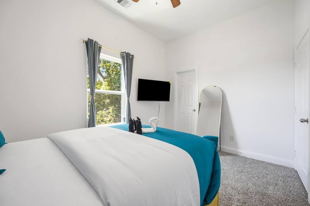 Luxury Living - Housity