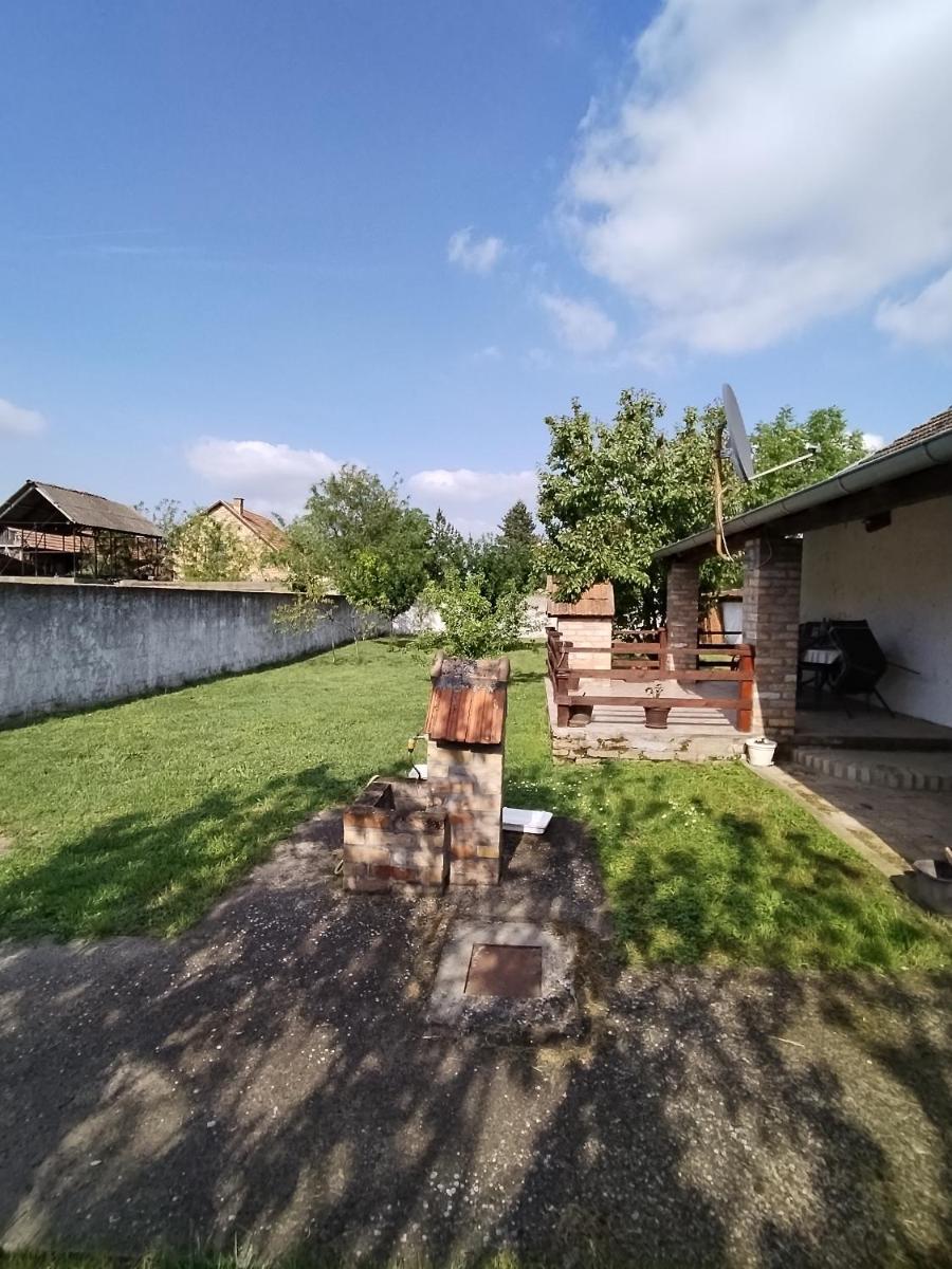 Banatski kućerak Perlez - Housity