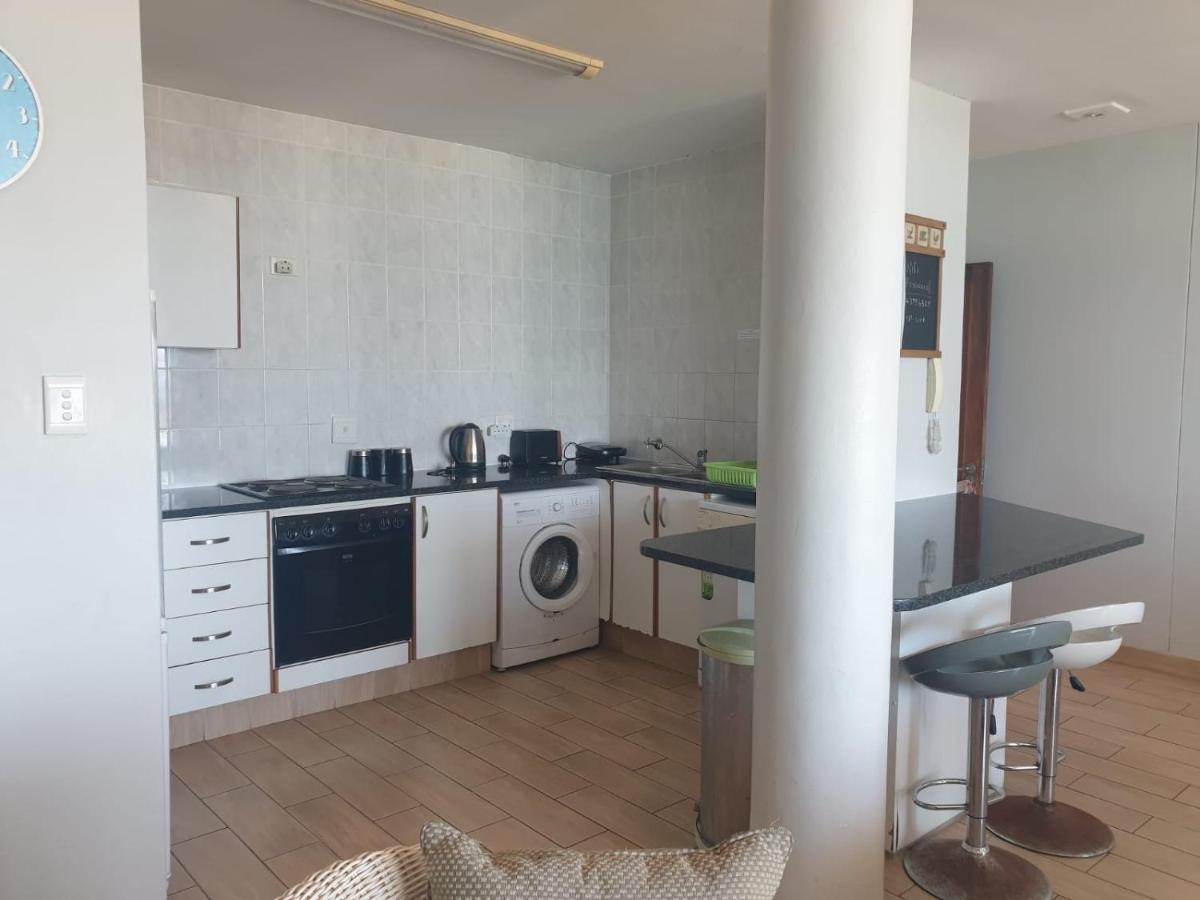 ST Tropez 403 Manaba Beach Margate - Hizvo