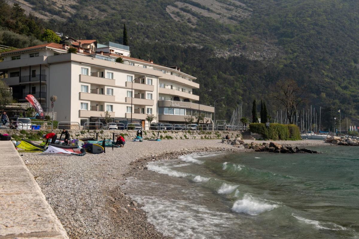 Torbole Aparthotel - Housity