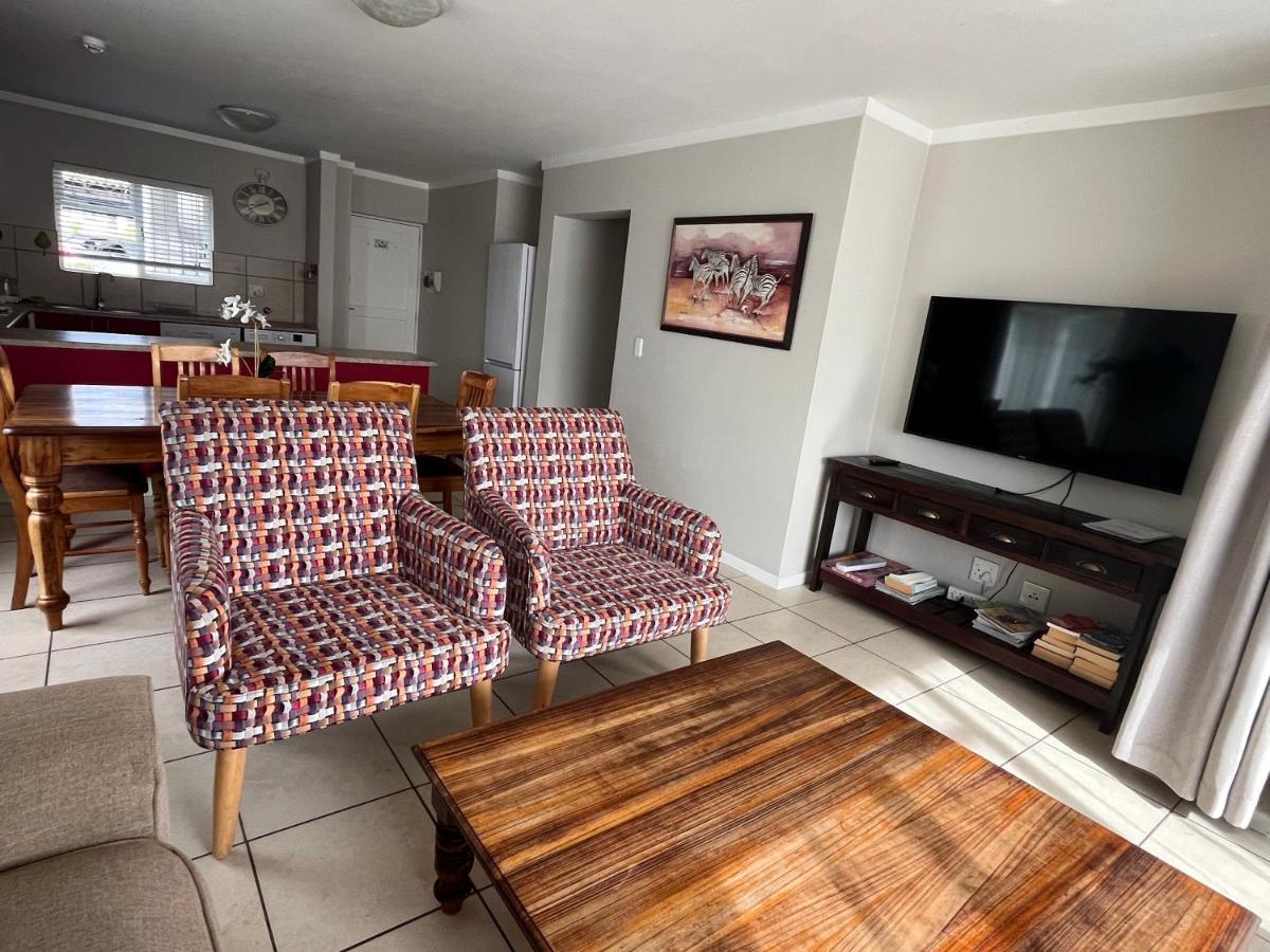 Beautiful 3 Bedroom Ground floor apartment - 66 Santini Village - Hizvo