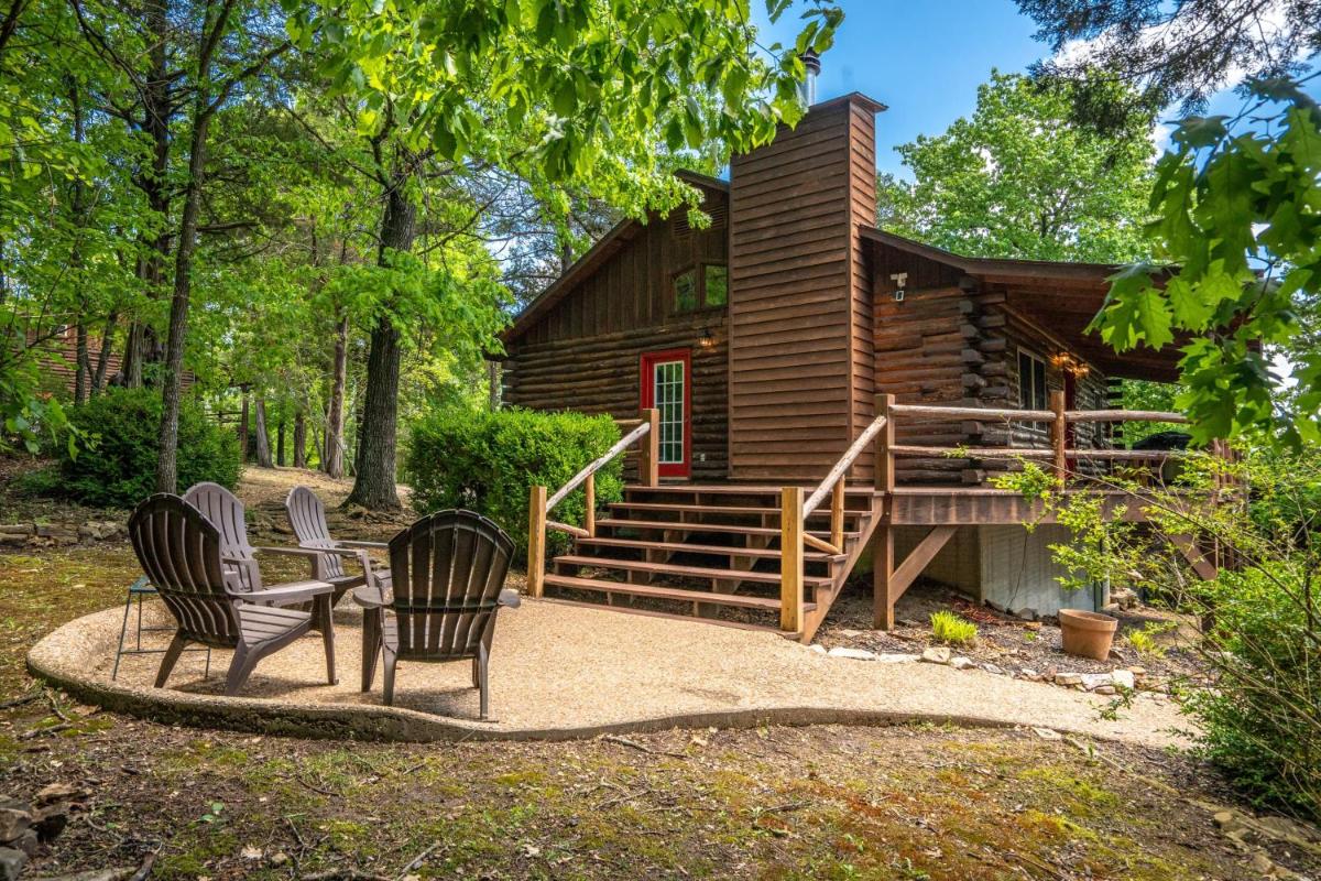 Your Charming Retreat near Branson Landing - Housity