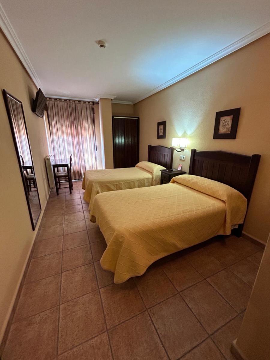 Hostal Restaurante Morote Cano - Housity