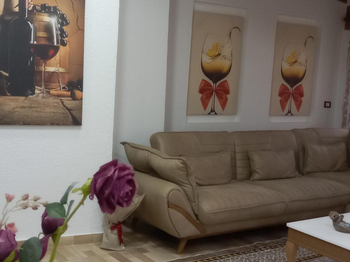 Twins Villa Mangalem - Housity