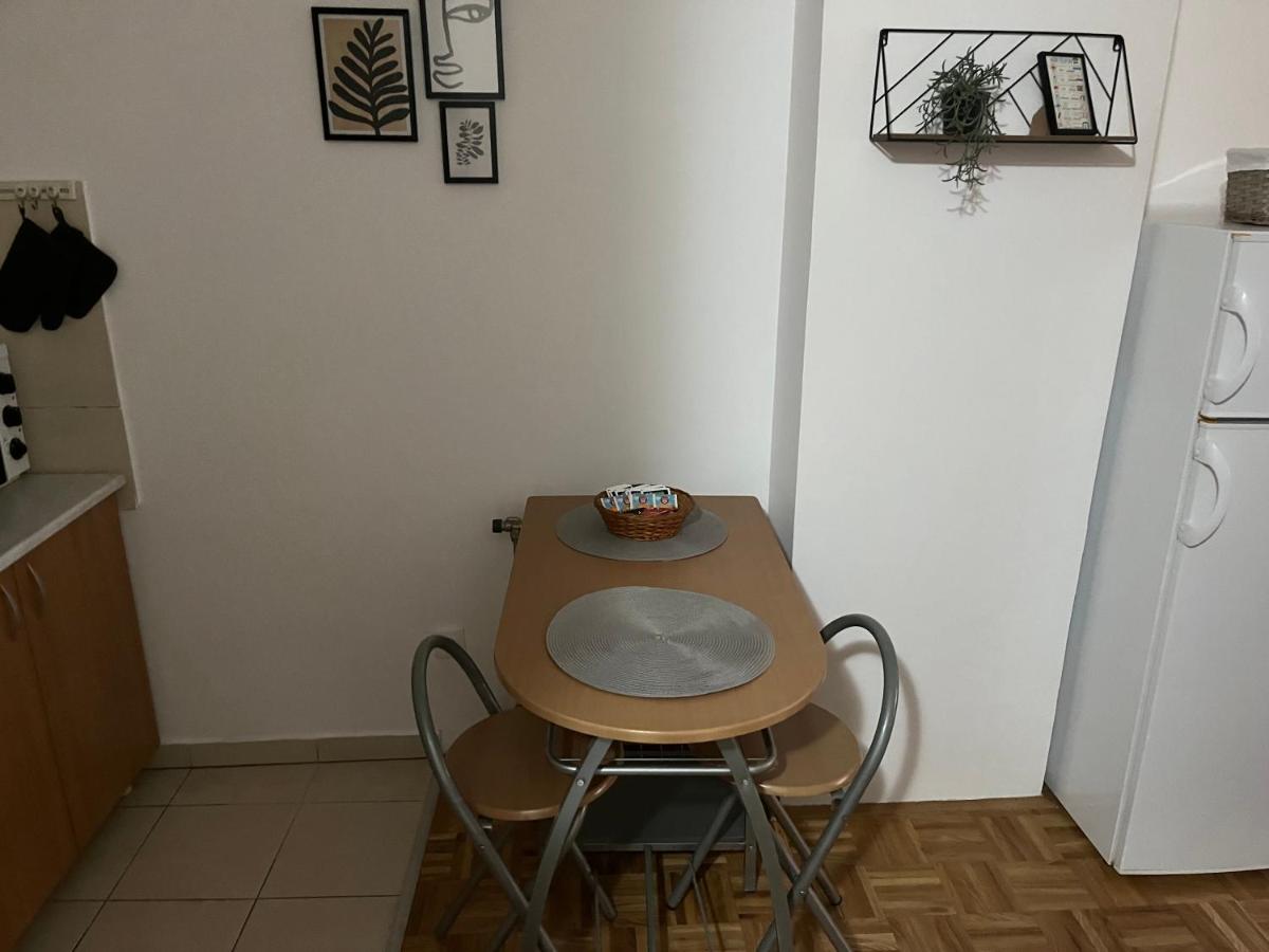 Jelena - Housity