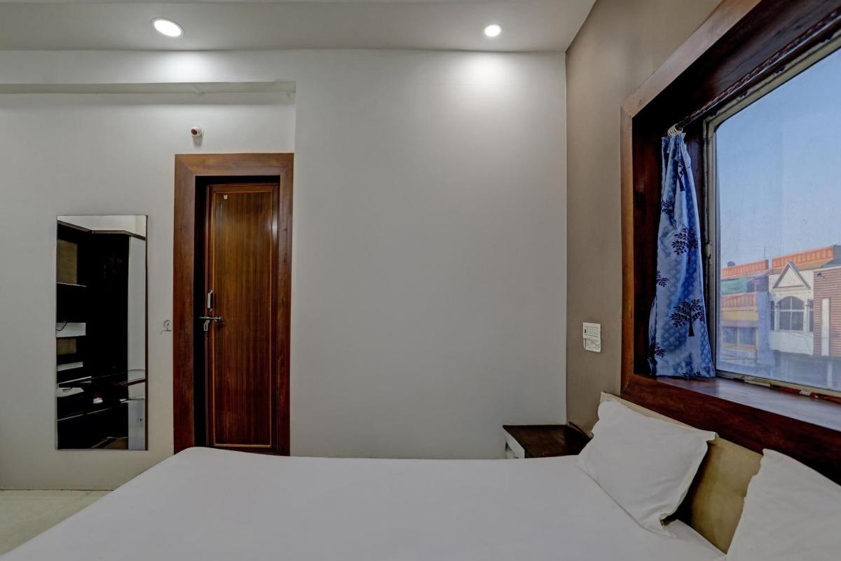 Hotel O Blue Moon - Housity