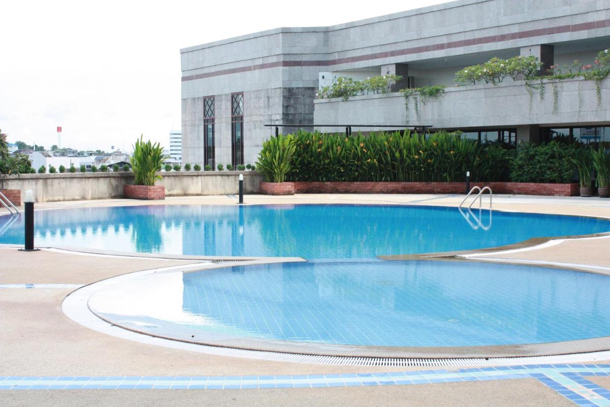 Thumrin Thana Hotel - Housity