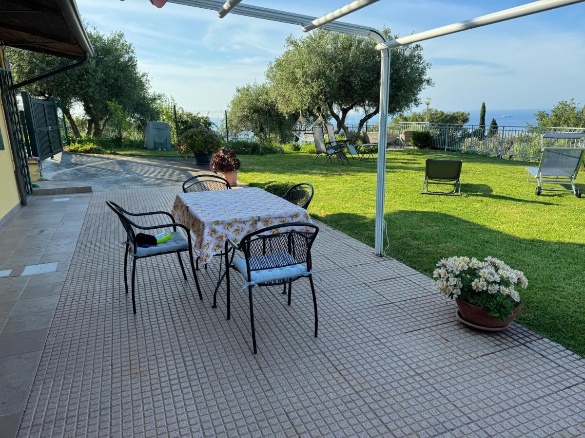 CASA VISTA MARE - Superb garden and Parking included - Housity
