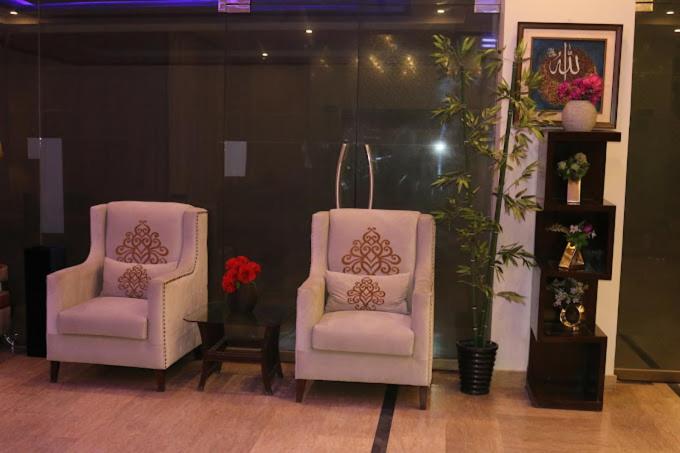 Beverly Inn Hotel - Housity